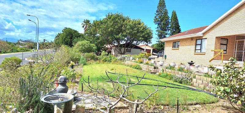 3 Bedroom Property for Sale in Fraaiuitsig Western Cape
